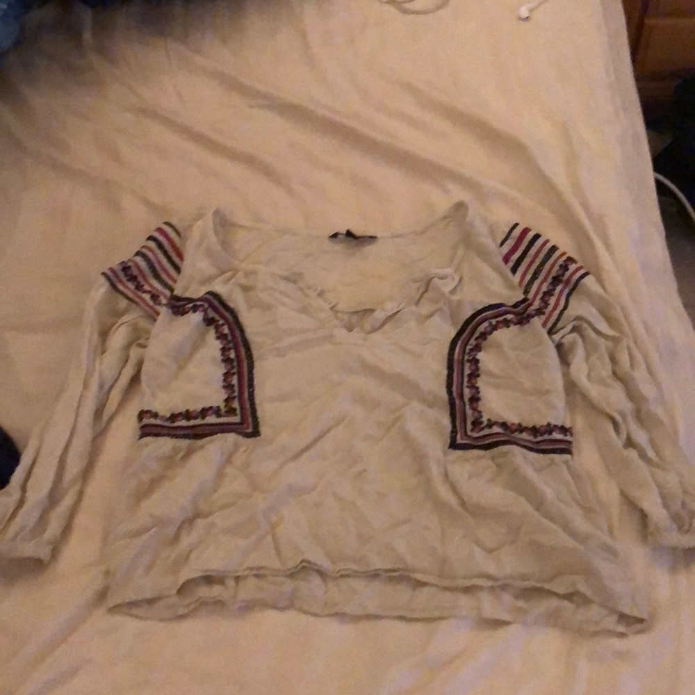 Cute cream/floral long sleeve tee